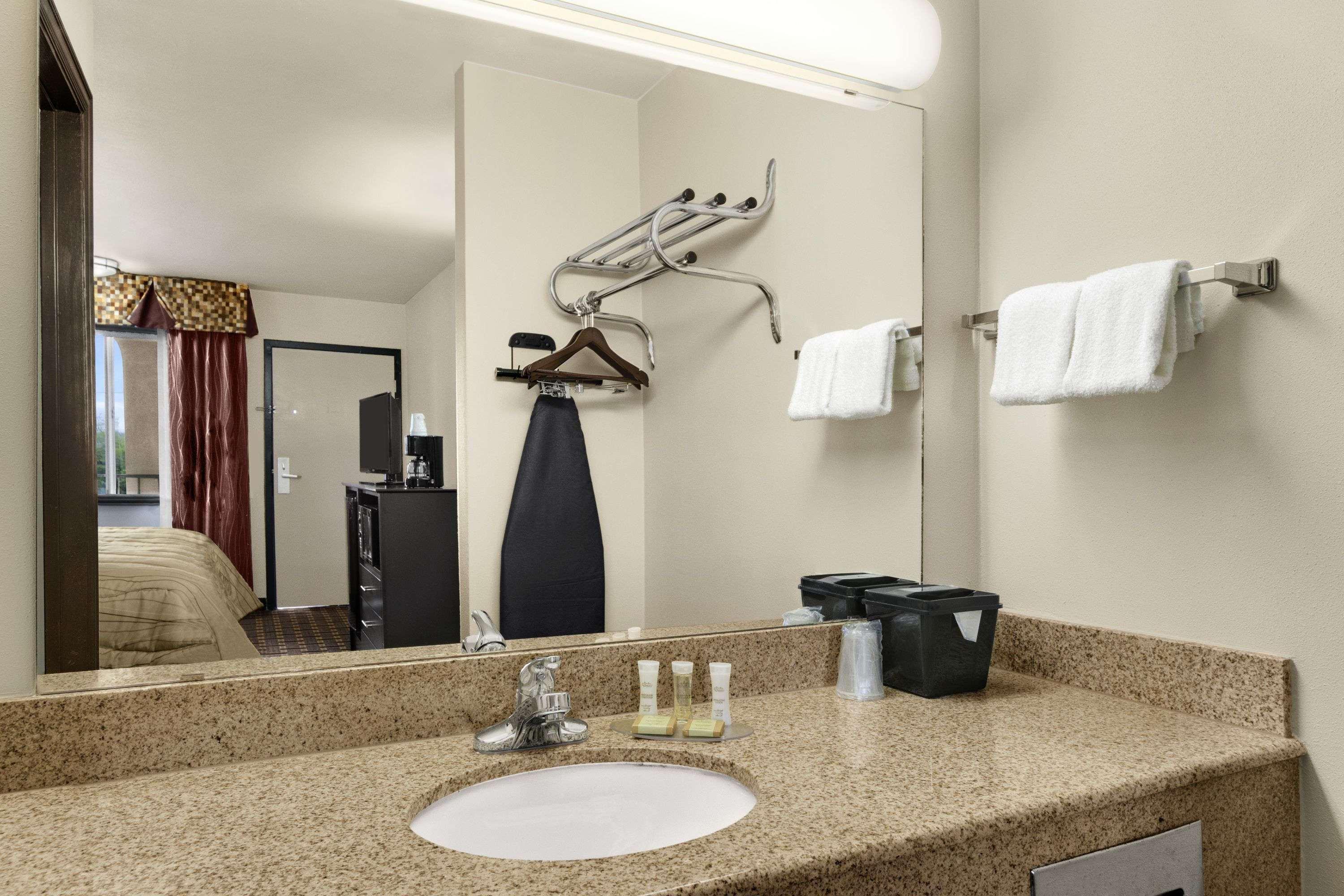 Super 8 By Wyndham Worth Tx Fort Worth