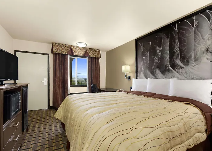 Super 8 By Wyndham Fort Worth Tx