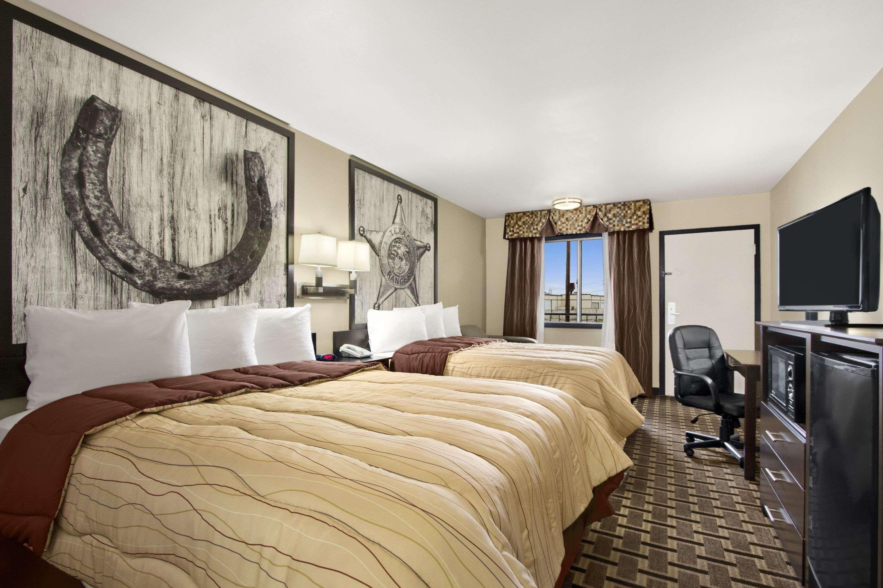 Super 8 By Wyndham Worth Tx